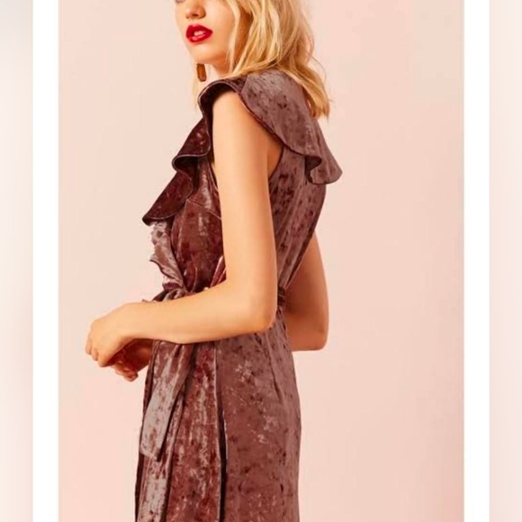 EUC Forever 21 Velvet wrap dress mauve size small - Picture 3 of 8